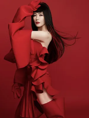 汤晶媚性感黑色系质感写真图片_6