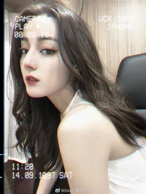 迪丽热巴卷发性感自拍照图片_2
