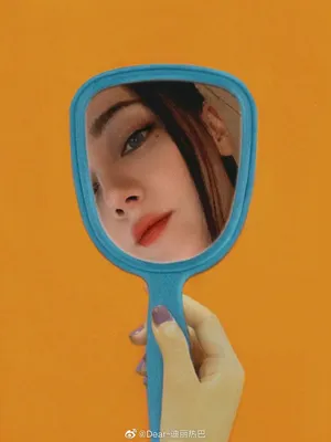 迪丽热巴卷发性感自拍照图片_5