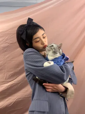 周洁琼优雅靓丽写真花絮图片_9