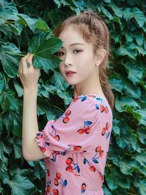 徐紫茵粉裙甜美写真图片_2