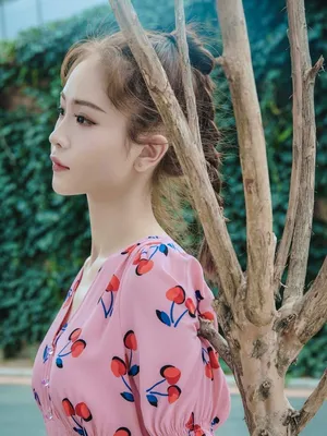 徐紫茵粉裙甜美写真图片_4