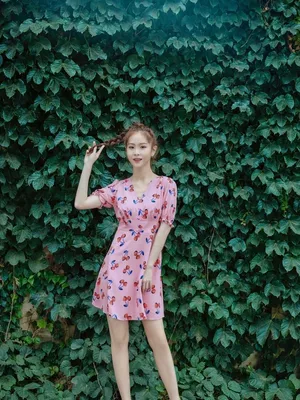 徐紫茵粉裙甜美写真图片_6