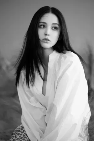古力娜扎碎花裙写真花絮图片_5