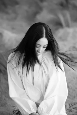 古力娜扎碎花裙写真花絮图片_6