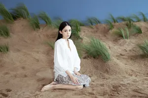古力娜扎碎花裙写真花絮图片_10
