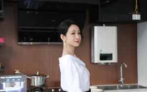 秦海璐一字肩白裙性感写真图片_5