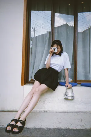 施诗超短裙清新少女风图片_4