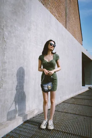 施诗绿色连衣裙性感写真图片_3
