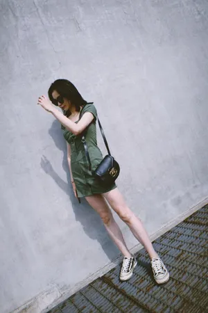 施诗绿色连衣裙性感写真图片_6