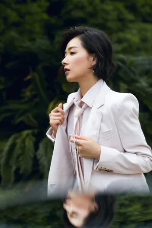 万茜优雅文艺写真图片_2