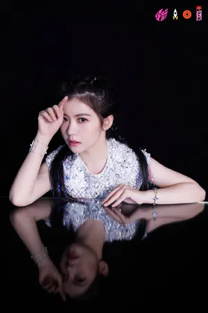 火箭少女101金属感造型大片写真图片_5