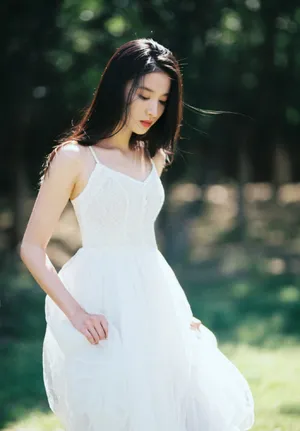王楚然吊带裙性感写真图片_3