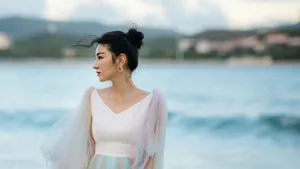 黄奕梦幻彩虹裙海边写真图片_8