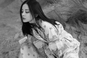 古力娜扎简洁度假风写真花絮图片_2