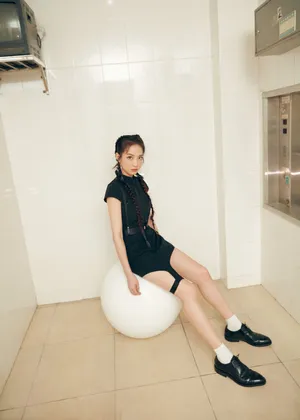 宋茜暗黑旗袍性感写真图片_3
