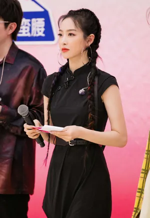 宋茜《创造营2020》国风旗袍剧照图片
