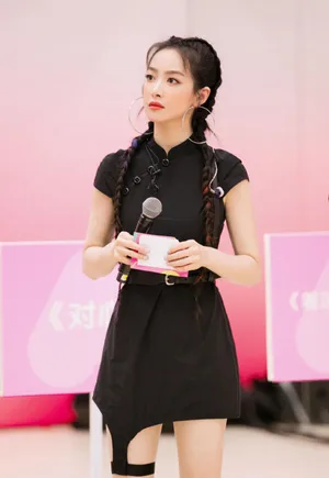 宋茜《创造营2020》国风旗袍剧照图片_3