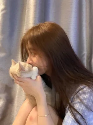 鞠婧祎甜美居家私服照图片