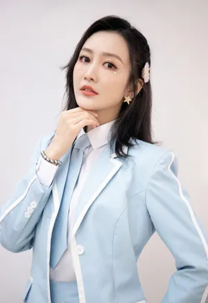 王鸥清纯甜美女团制服写真