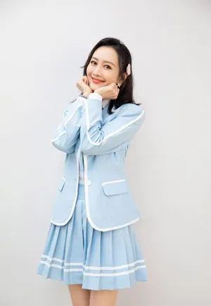 王鸥清纯甜美女团制服写真_3