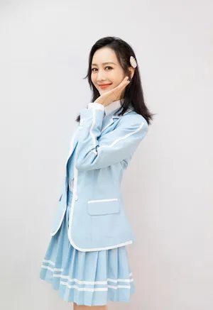 王鸥清纯甜美女团制服写真_4