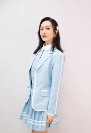 王鸥清纯甜美女团制服写真_5