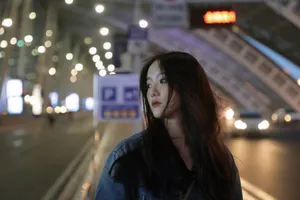 张馨月碎花裙摩登气质写真图片_5