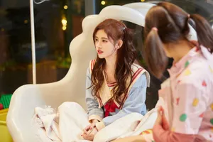 鞠婧祎元气双马尾综艺剧照图片_2
