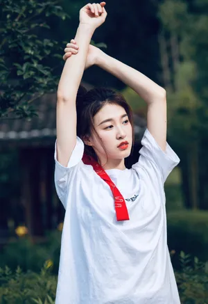 杜雨宸轻甜少女风写真图片