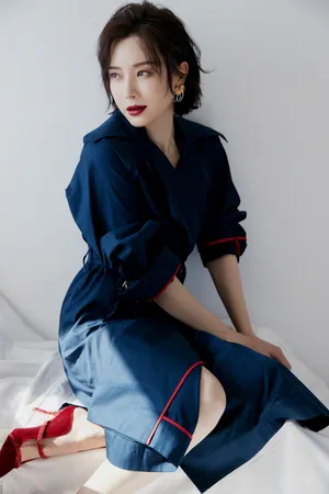 陈数短发红唇性感写真图片_3