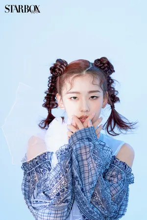 左卓灵动少女甜美写真图片
