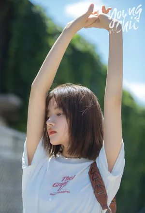任敏灵动俏丽时尚写真图片_3