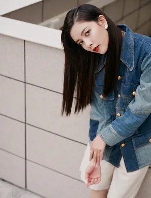宋妍霏率性活力写真图片