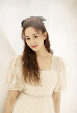 海陆白裙优雅性感写真图片