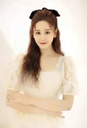 海陆白裙优雅性感写真图片_3
