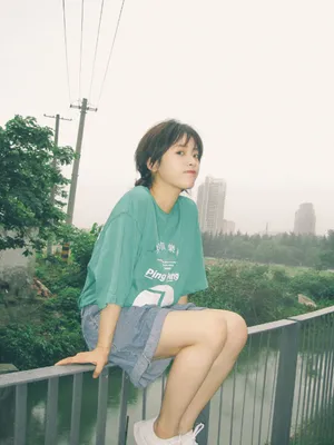 沈月可爱俏皮街拍写真图片_3