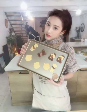 程曼鑫生活照图片_2