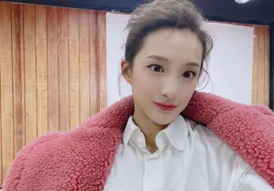 程曼鑫自拍照图片_4