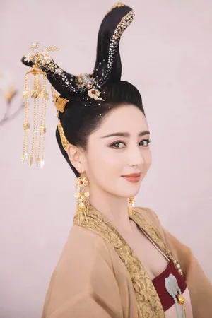 佟丽娅优雅汉服宫装写真图片_3