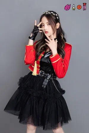 火箭少女101酷美性感写真图片_2