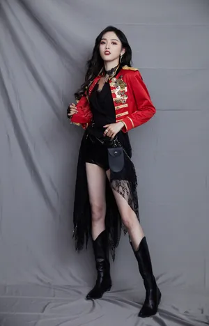 吴宣仪酷美性感写真图片_2