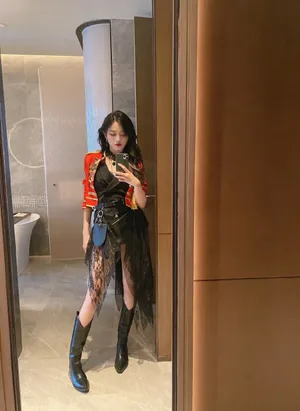 吴宣仪酷美性感写真图片_6