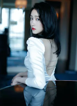 关晓彤性感妩媚写真图片_8