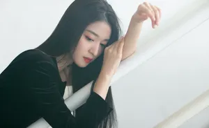王楚然单肩礼服性感写真图片_4