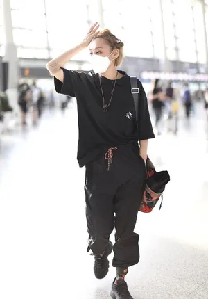 宁静机场私服街拍照图片