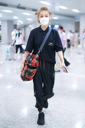 宁静机场私服街拍照图片_2