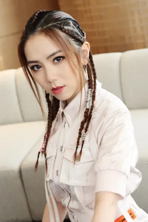 邓紫棋脏辫甜酷写真图片_1
