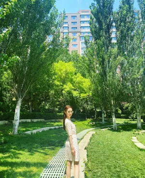 马泽涵印花裙清新俏皮图片_8