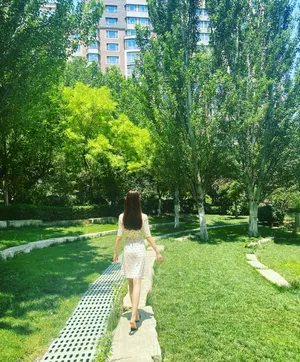 马泽涵印花裙清新俏皮图片_11